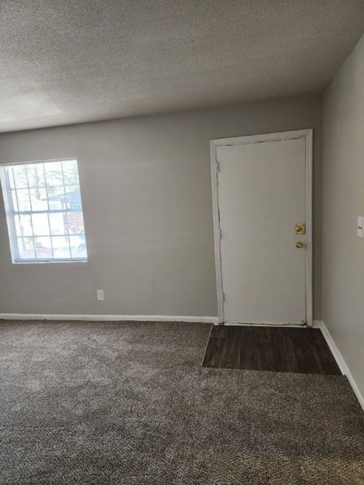 Park Manor Apartments - Photo 7 of 21