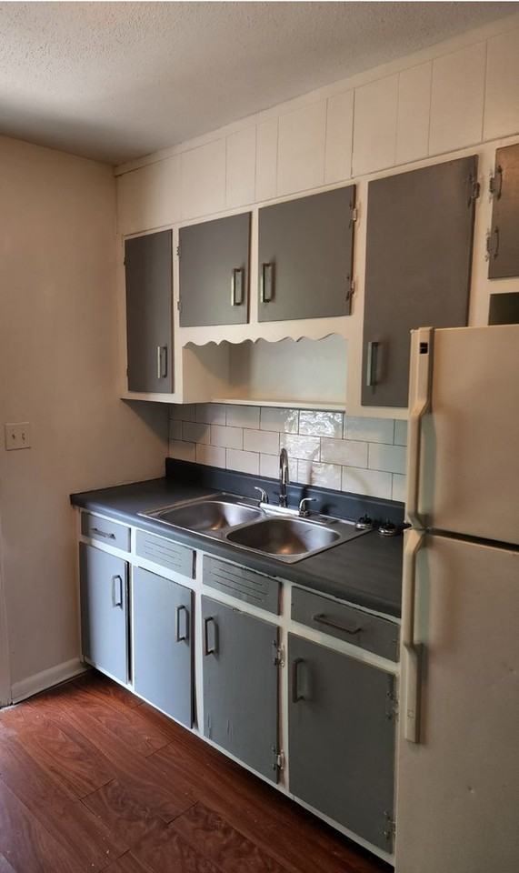 Marina Apartments - Photo 7 of 12