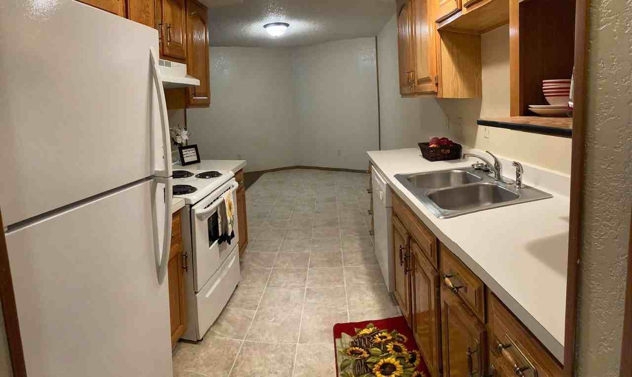 Capitol Apartments - Photo 2 of 18