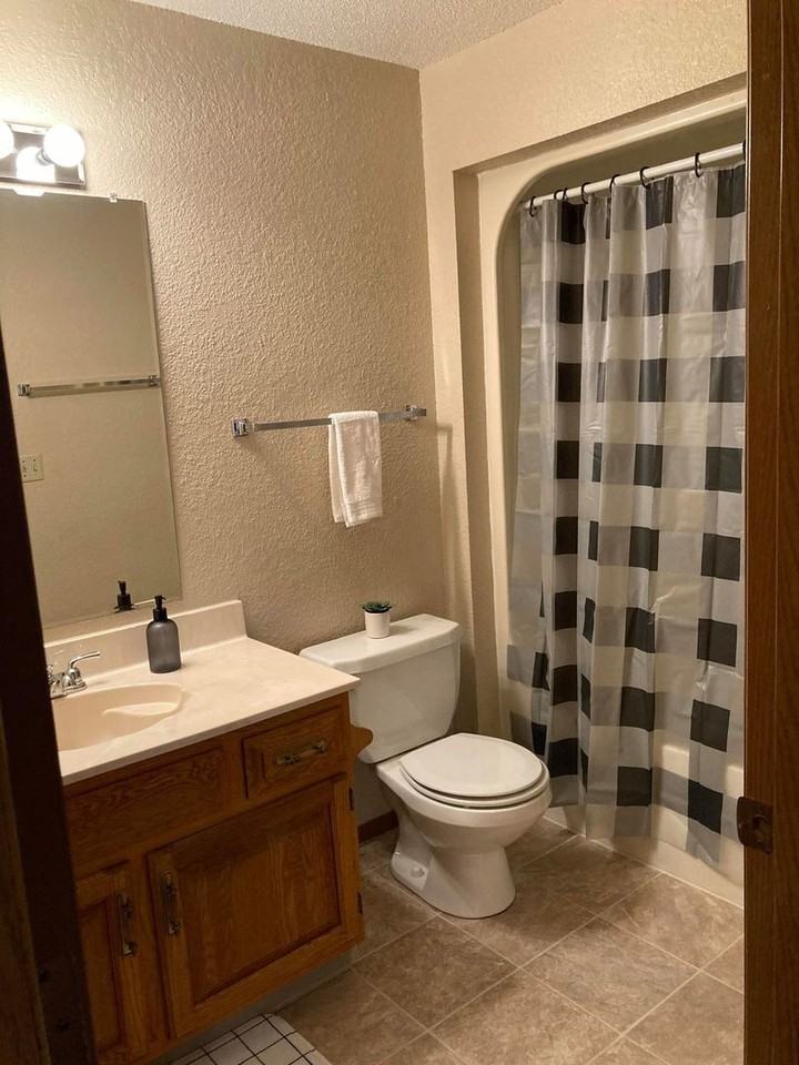 Capitol Apartments - Photo 4 of 18