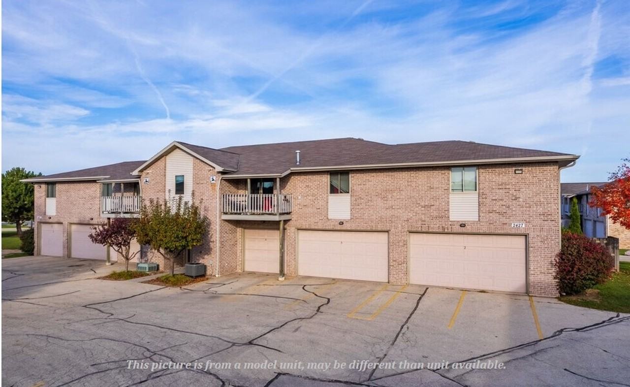 The Sycamore Apartments - Photo 3 of 4