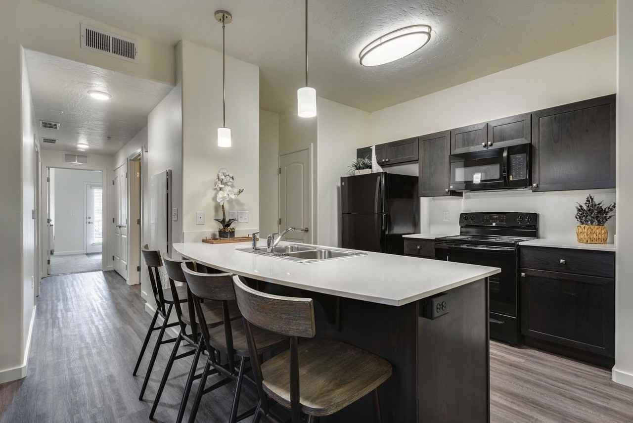 Small community near NNU! - Photo 3 of 25