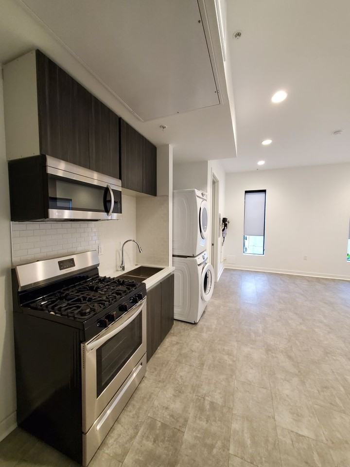 519 N Normandie Ave - Photo 5 of 12