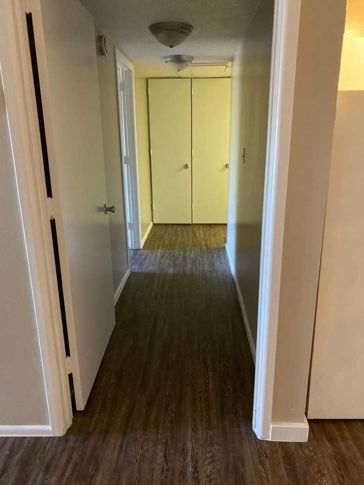 Midland Towers Apartments - Photo 4 of 47