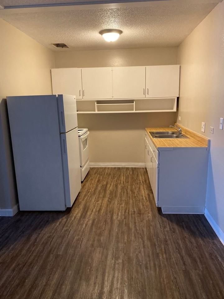 Midland Towers Apartments - Photo 7 of 47