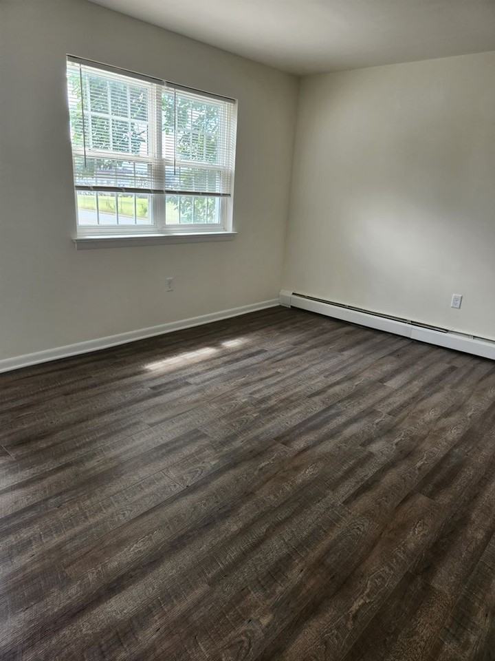 Glenn Wyn (06gl) - Photo 3 of 11