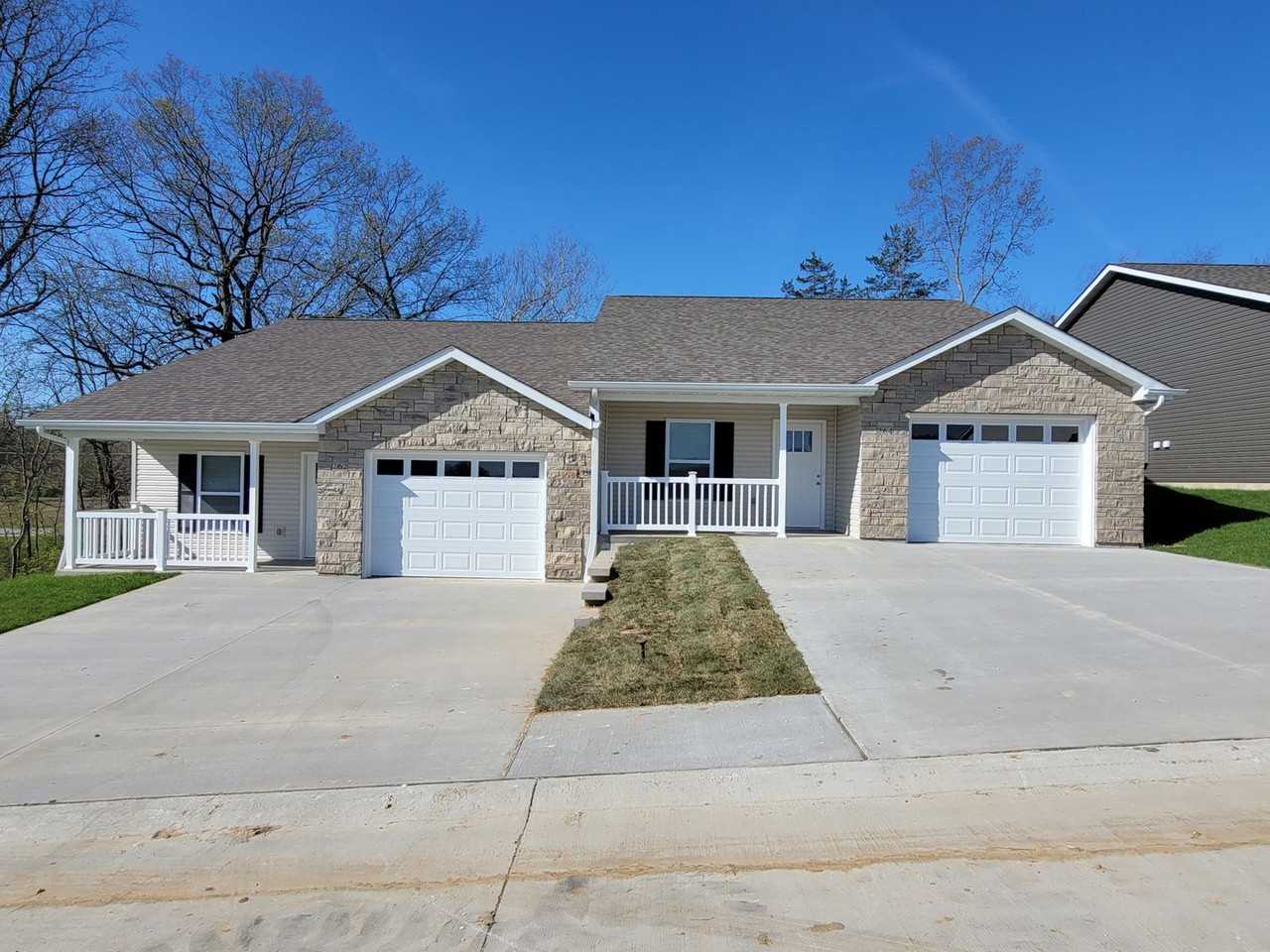 Country Club Farms Apartments 106 Acorn Creek Rd, Washington, MO