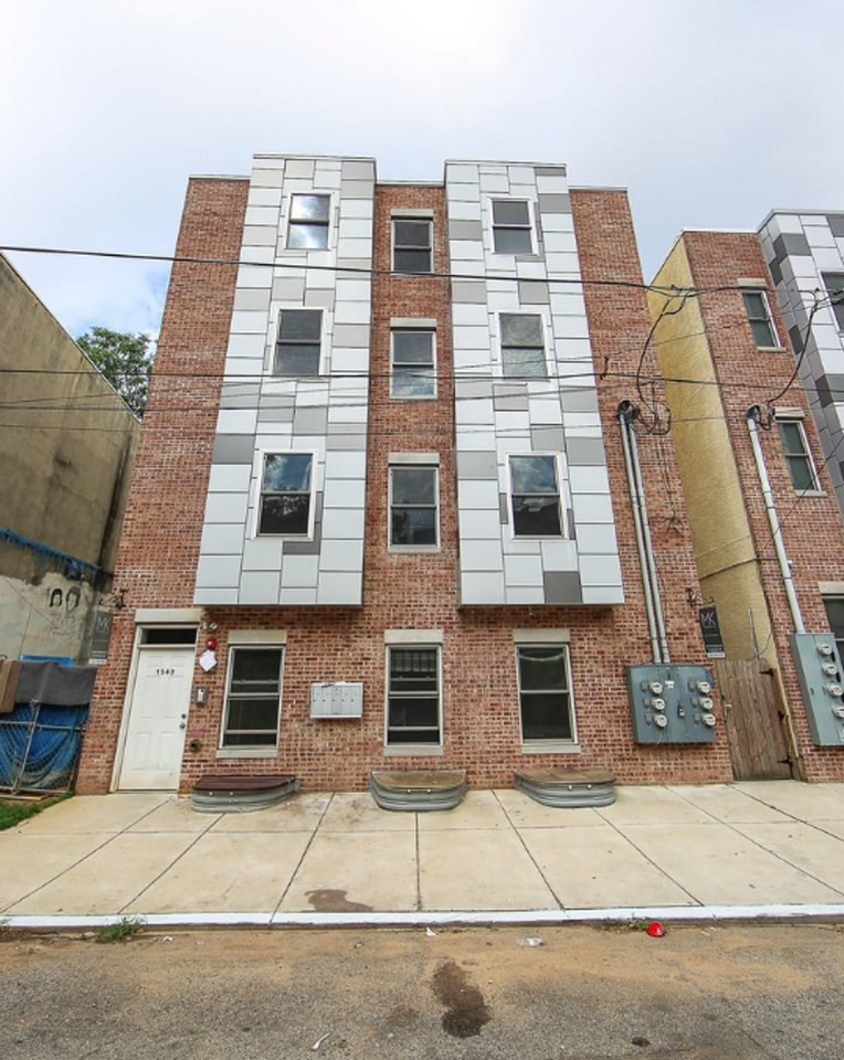 1540-42 N Willington St - Photo 3 of 18