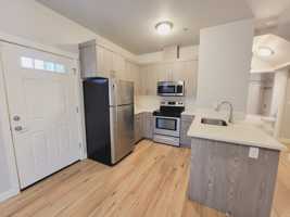 featured image of 424 Ne Stafford St