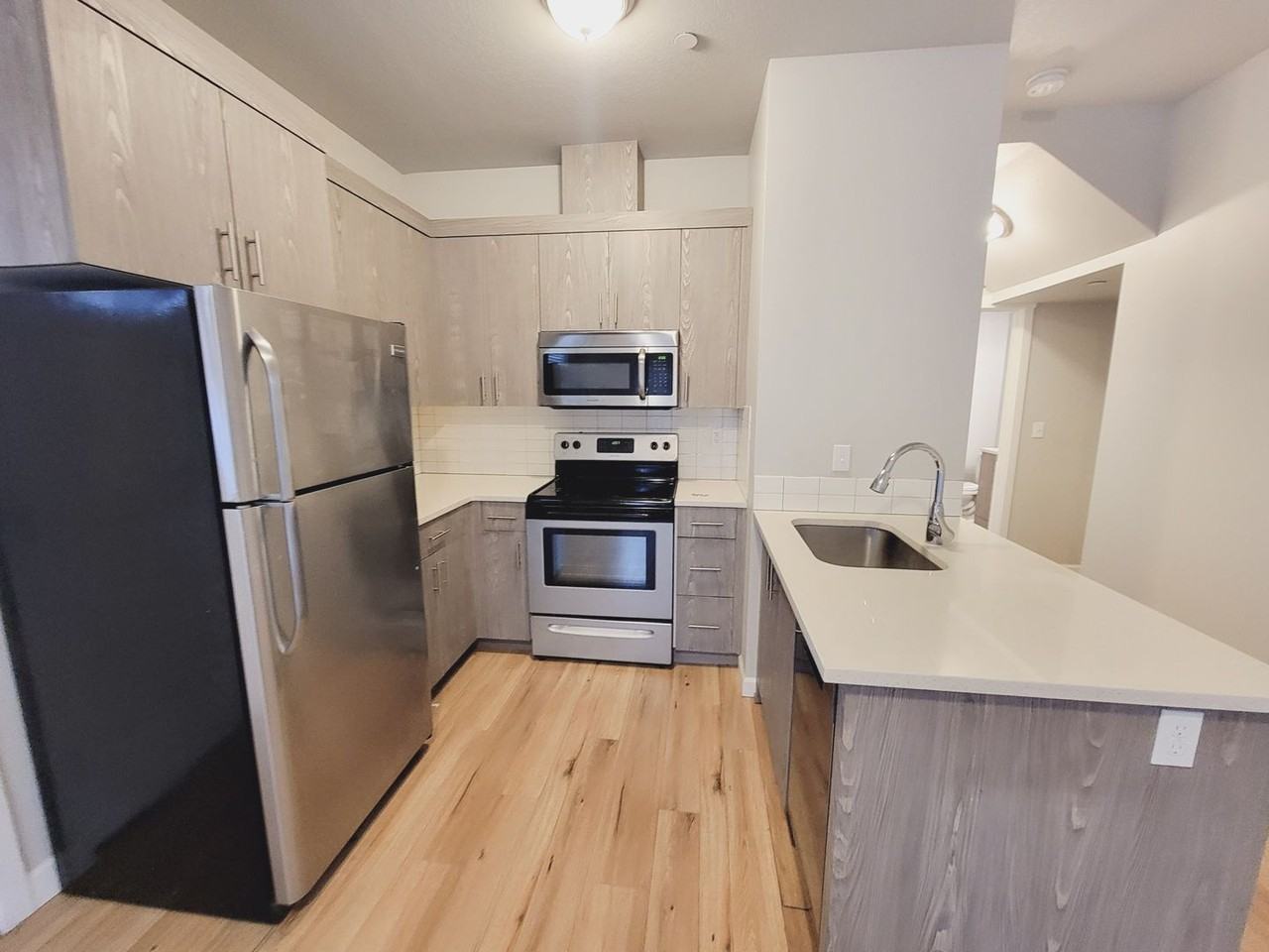 J0459 - Stafford St. Apartments - Photo 7 of 31