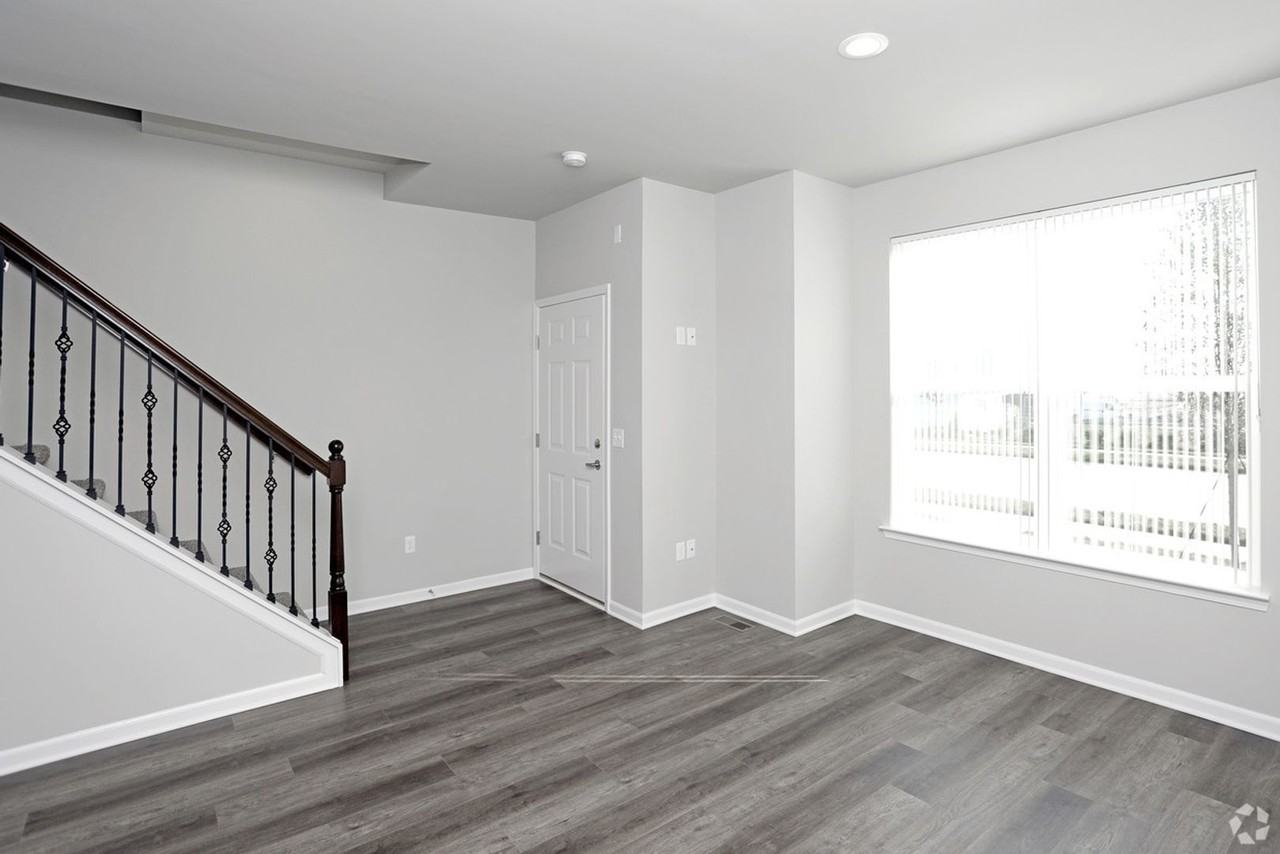 51463 Westend Dr - Photo 2 of 8