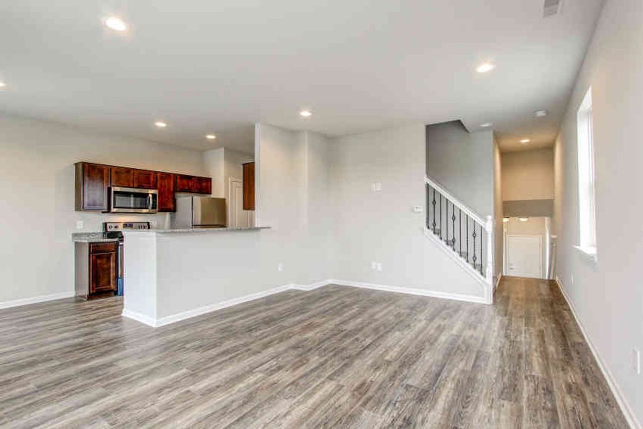 51537 Westend Dr - Photo 6 of 11