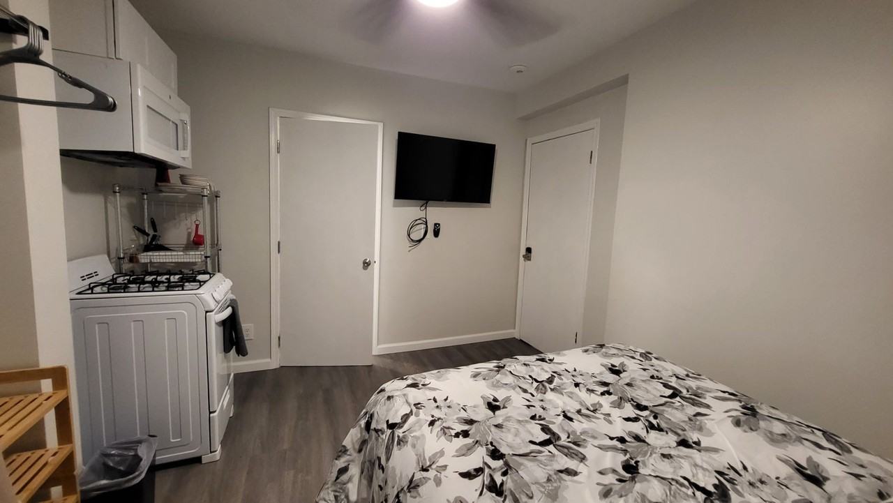 Commercial Office - Photo 7 of 50