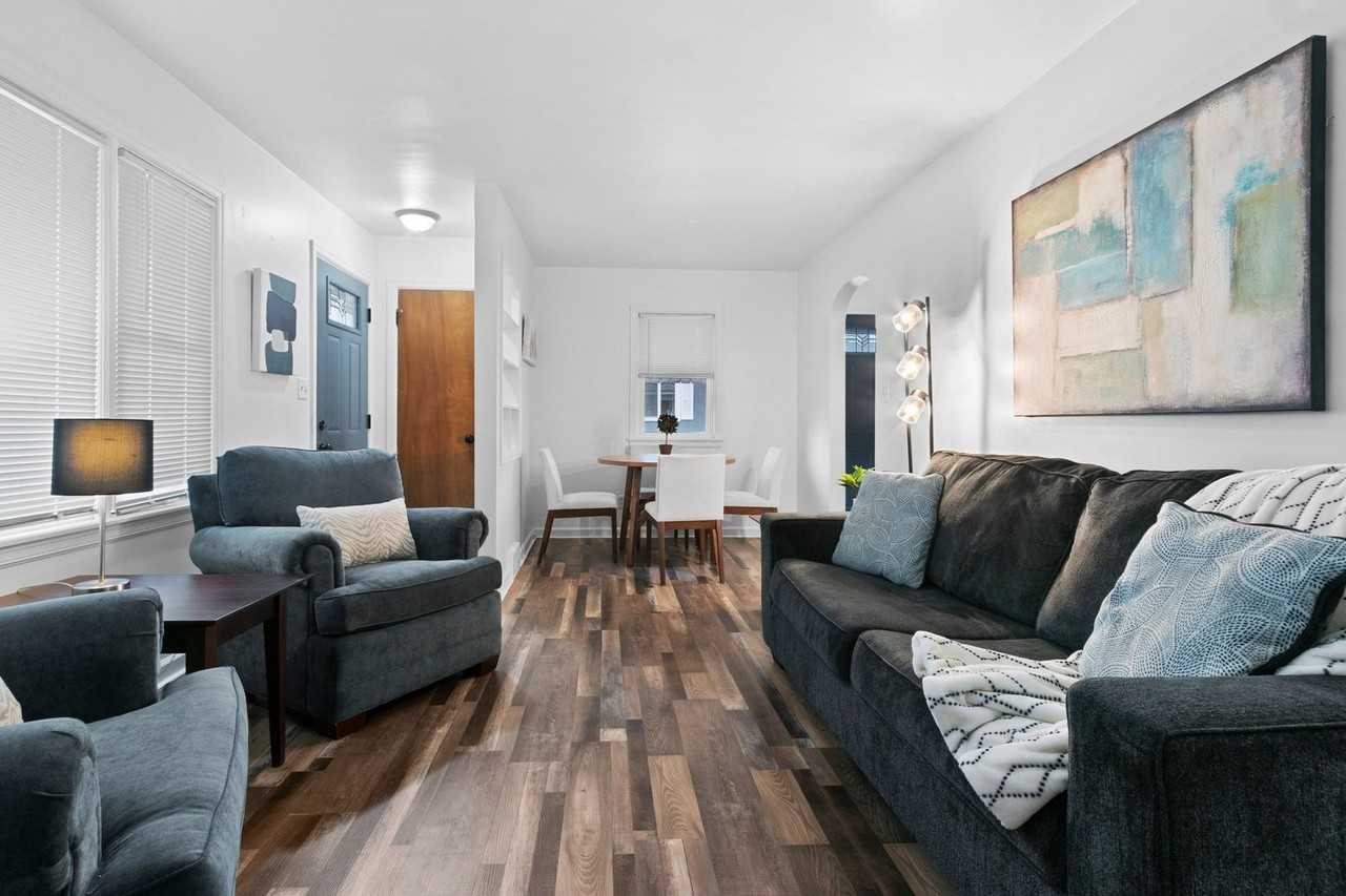 1000 Hickory Hill Dr - Photo 4 of 26