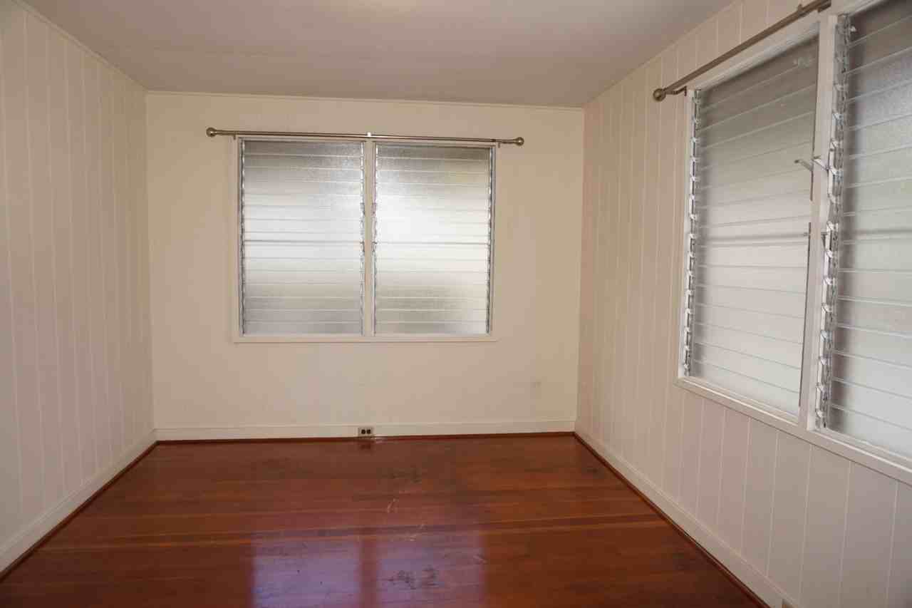 mango - Photo 3 of 16