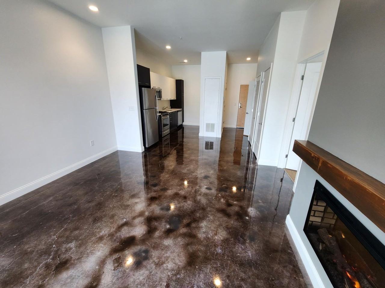 Ten Front - Photo 4 of 44