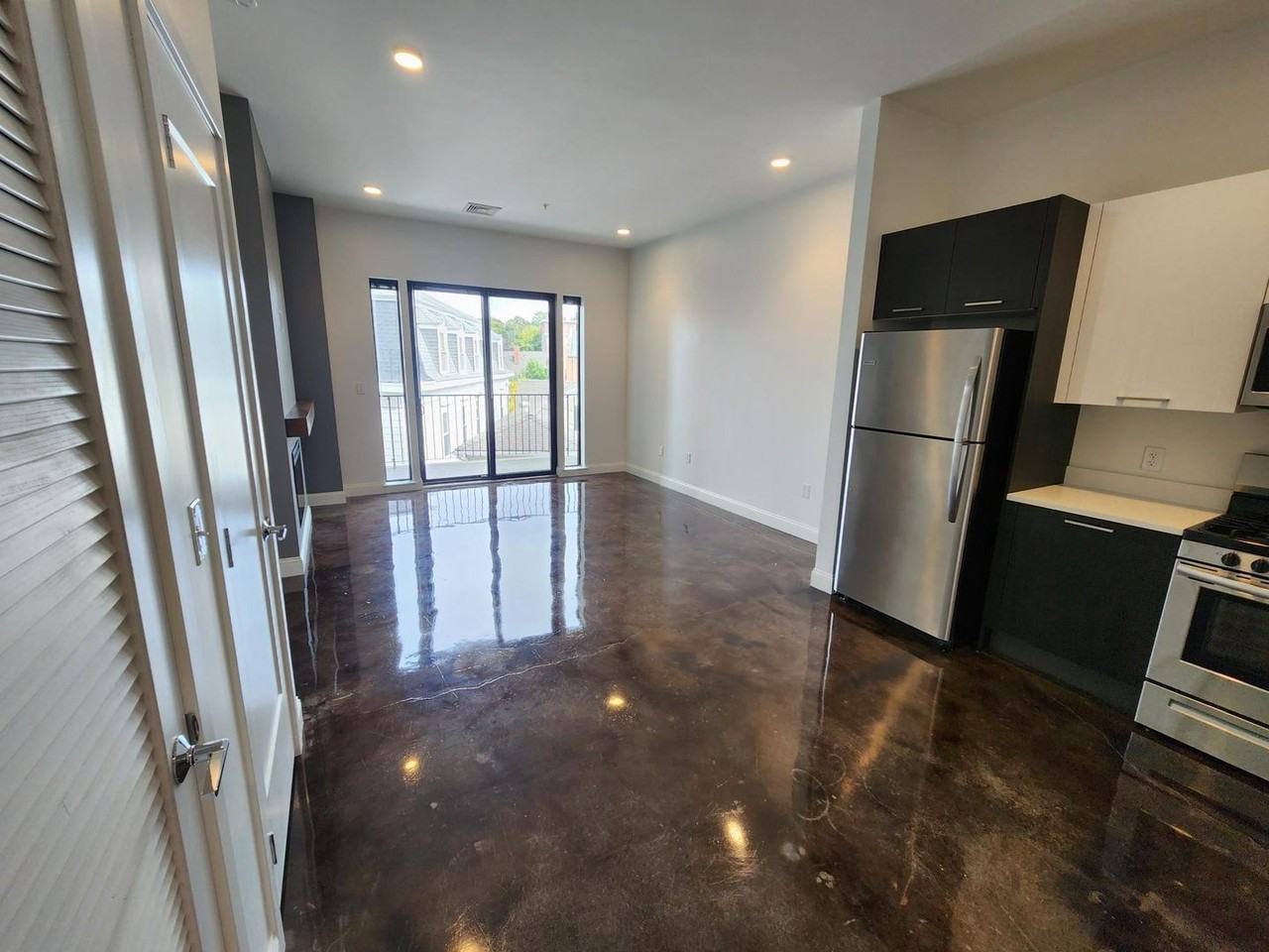 Ten Front - Photo 6 of 44