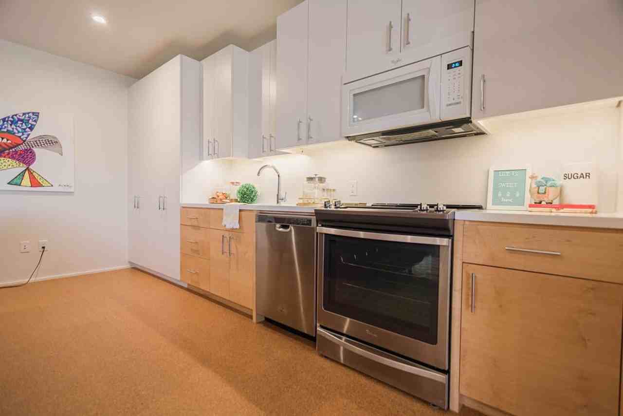 1201 N Francis Ave - Photo 4 of 46