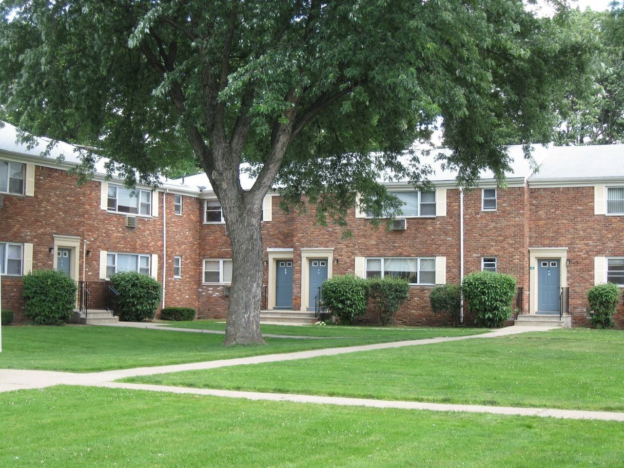 Colonial Heights - Photo 5 of 50