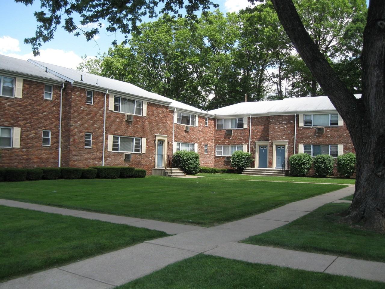 Colonial Heights - Photo 7 of 50