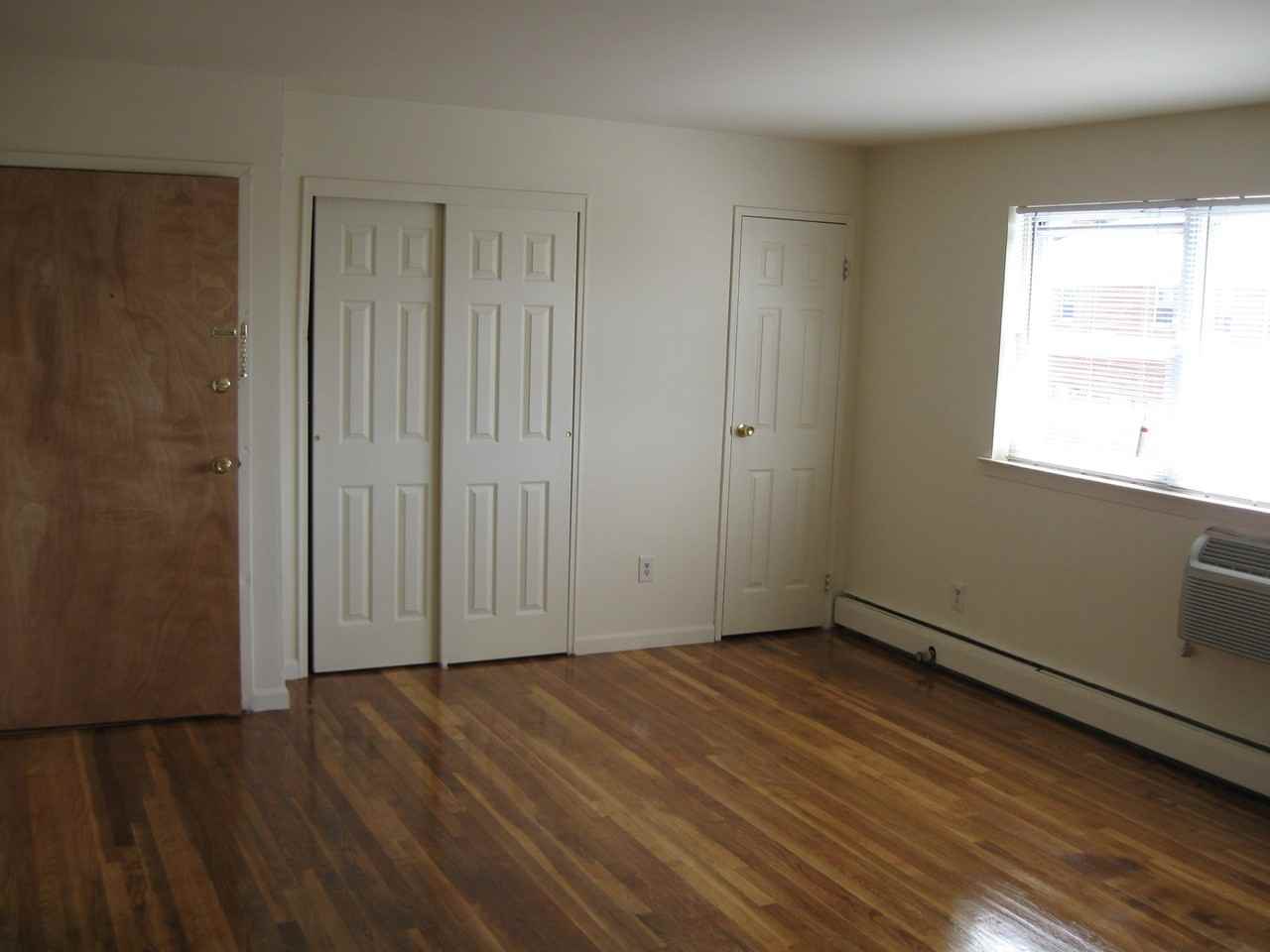 DARTMOUTH VILLAGE APARTMENTS - Photo 6 of 50