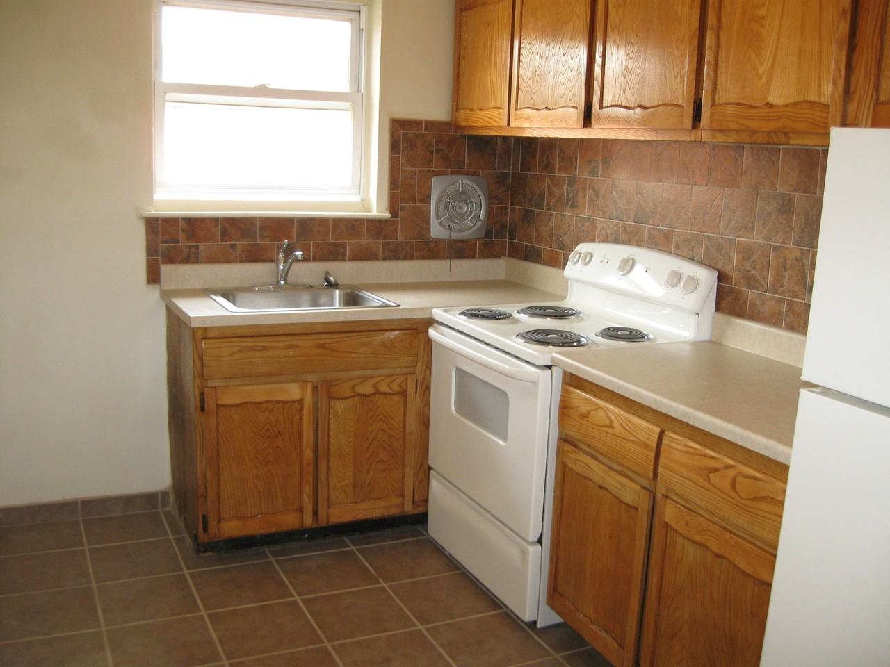 DARTMOUTH VILLAGE APARTMENTS - Photo 7 of 50