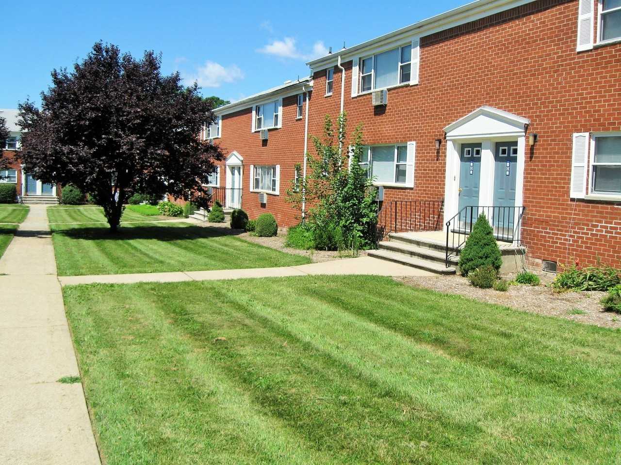 DARTMOUTH VILLAGE APARTMENTS - Photo 3 of 50