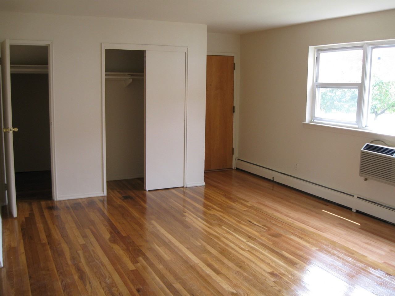 DARTMOUTH VILLAGE APARTMENTS - Photo 5 of 50