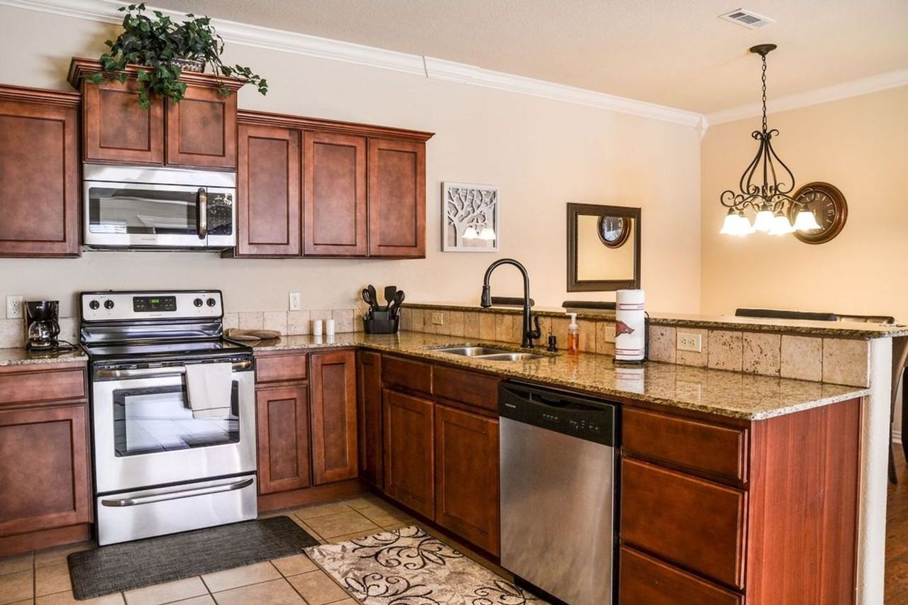 The Row @ Arkansas - Photo 5 of 12