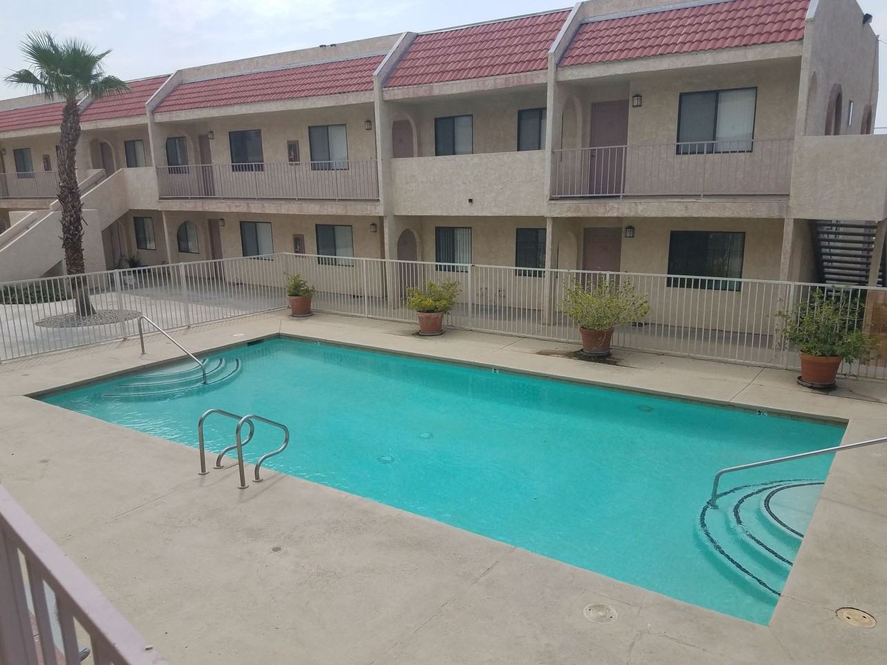 Sandy Palms Apartments - Photo 5 of 13