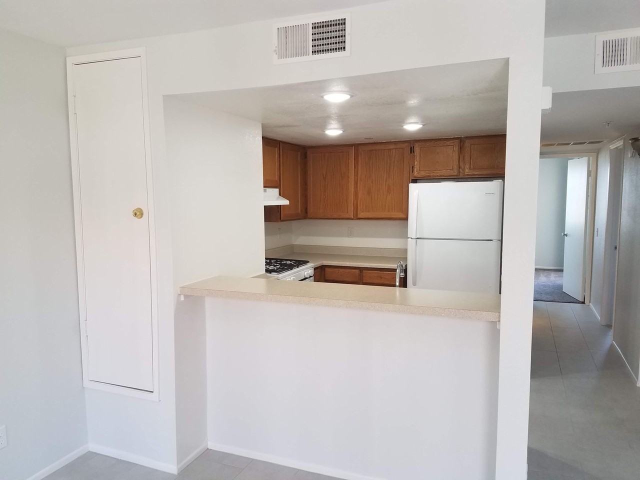 Sandy Palms Apartments - Photo 7 of 13