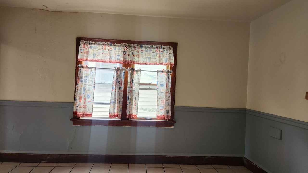 3335-3337 N 25th St. (Duplex) - Photo 3 of 9