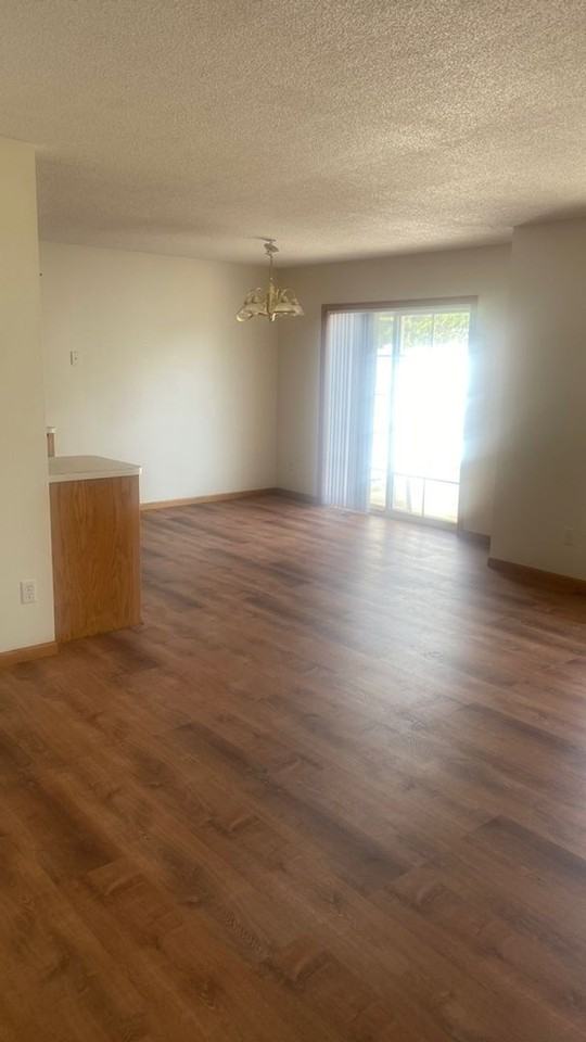 Pine Crest Townhomes Apartments 1702 8th St Ne, Staples, MN 56479