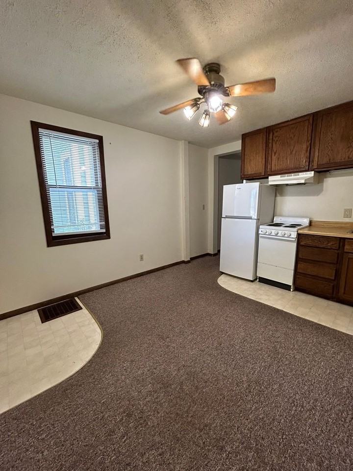 1502 Madison St #1 - Photo 3 of 11