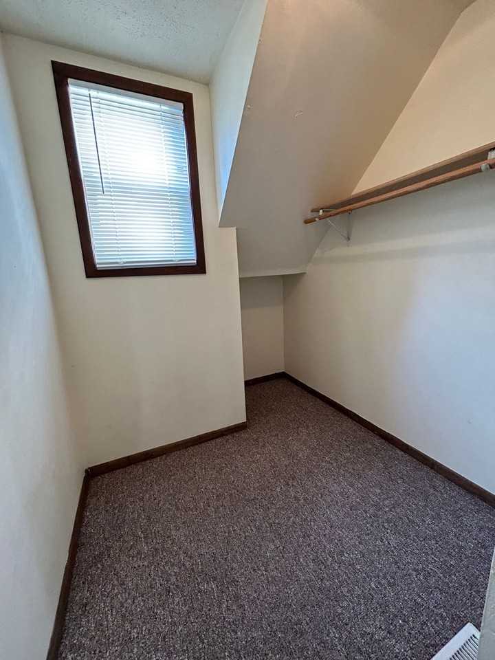 1502 Madison St #1 - Photo 4 of 11