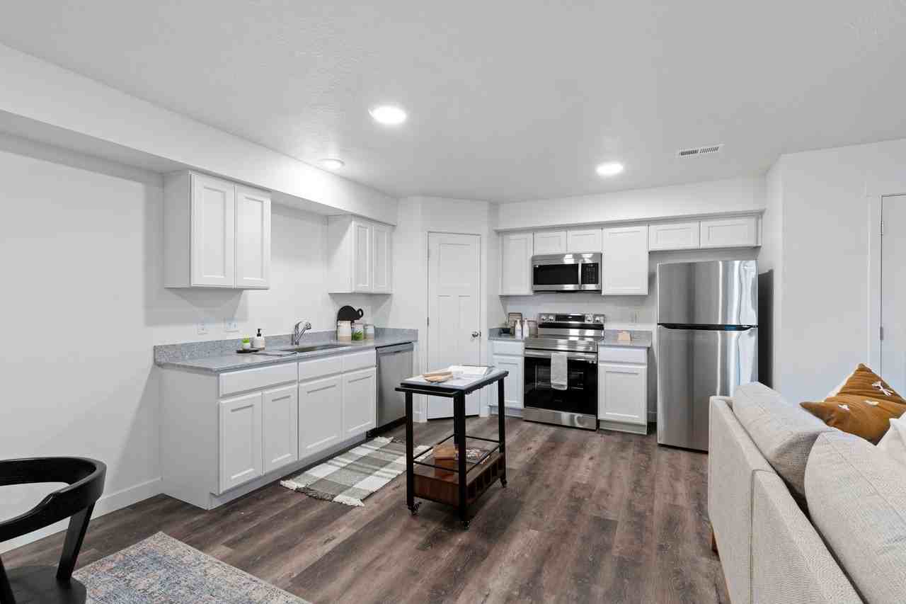 Abington Heights - Photo 6 of 50