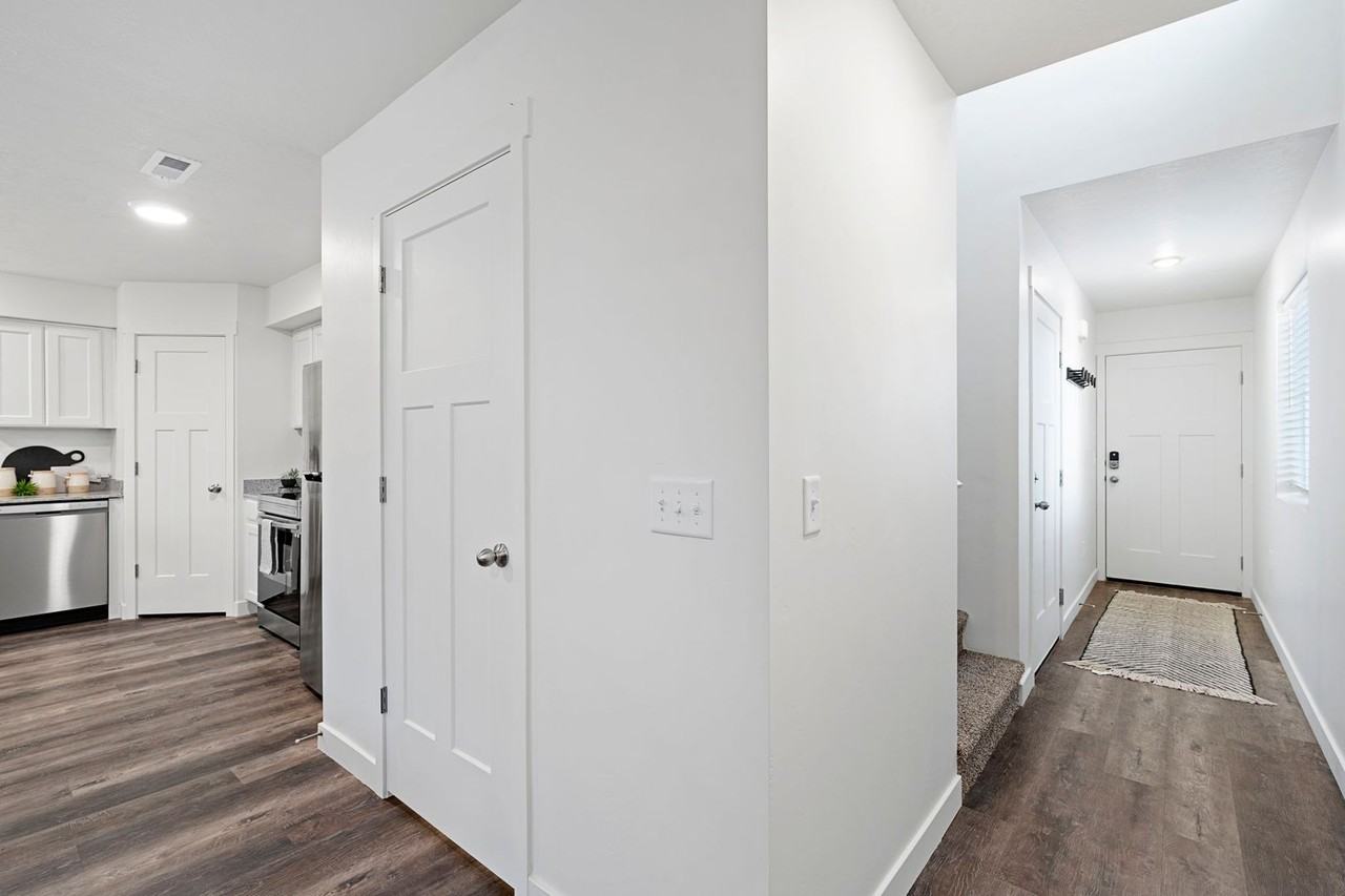 Abington Heights - Photo 7 of 50