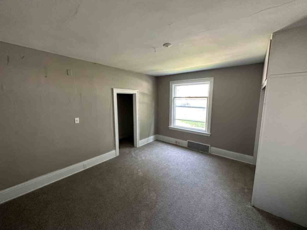 727-729 Kentucky Ave. (Duplex) - Photo 2 of 7