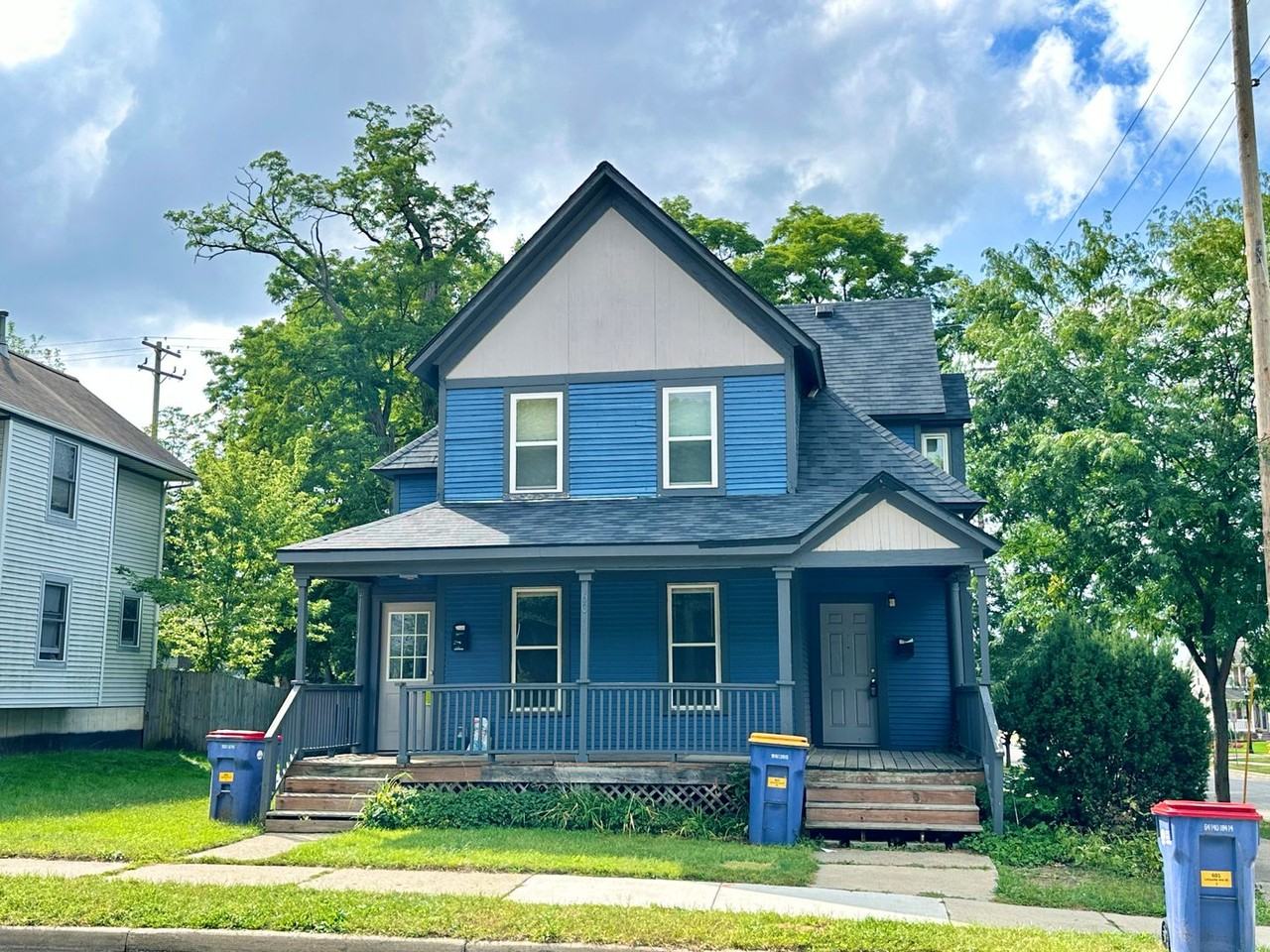 601 Lafayette Ave SE - Photo 2 of 27