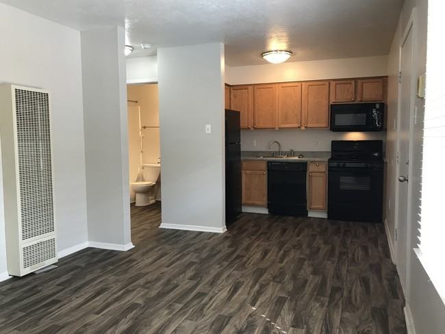 The Cedars Apartments - Photo 3 of 20