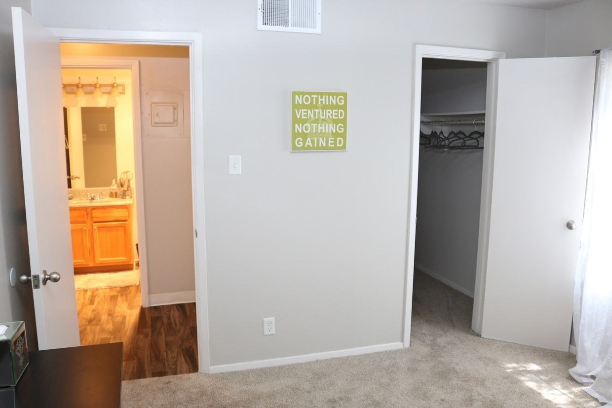 The Cedars Apartments - Photo 5 of 20