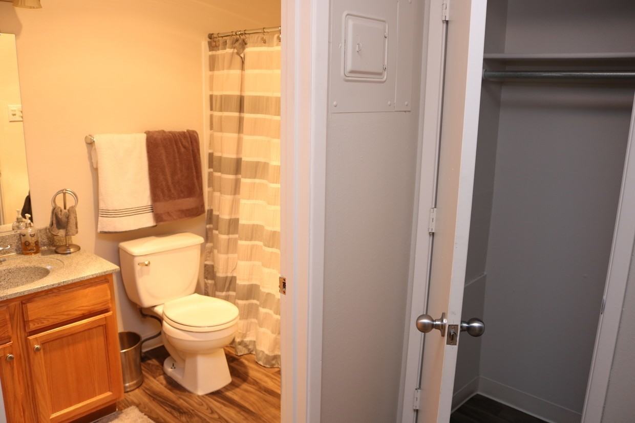 The Cedars Apartments - Photo 6 of 20