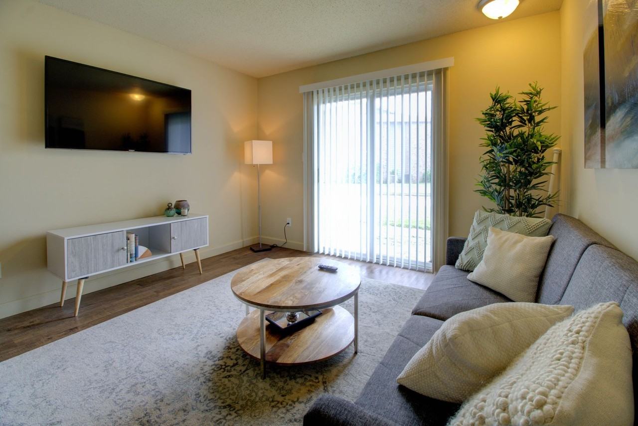 Stadium Apartments - Photo 3 of 15