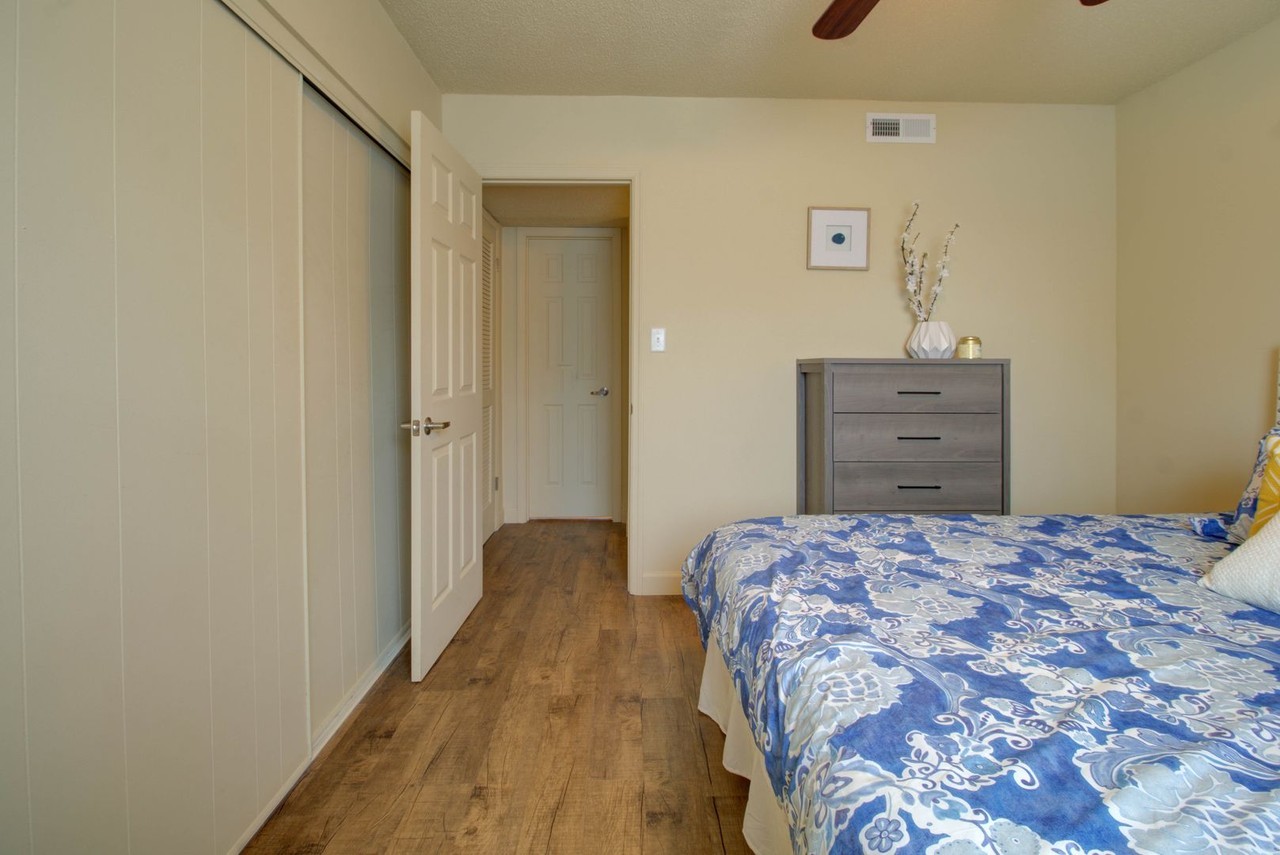 Stadium Apartments - Photo 6 of 15