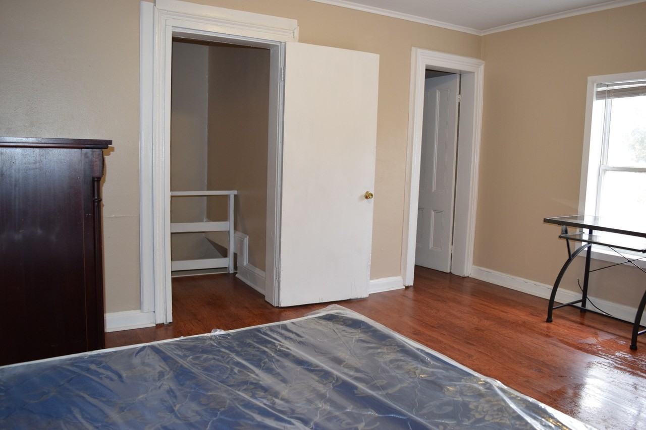 8 Edwards - Photo 3 of 15