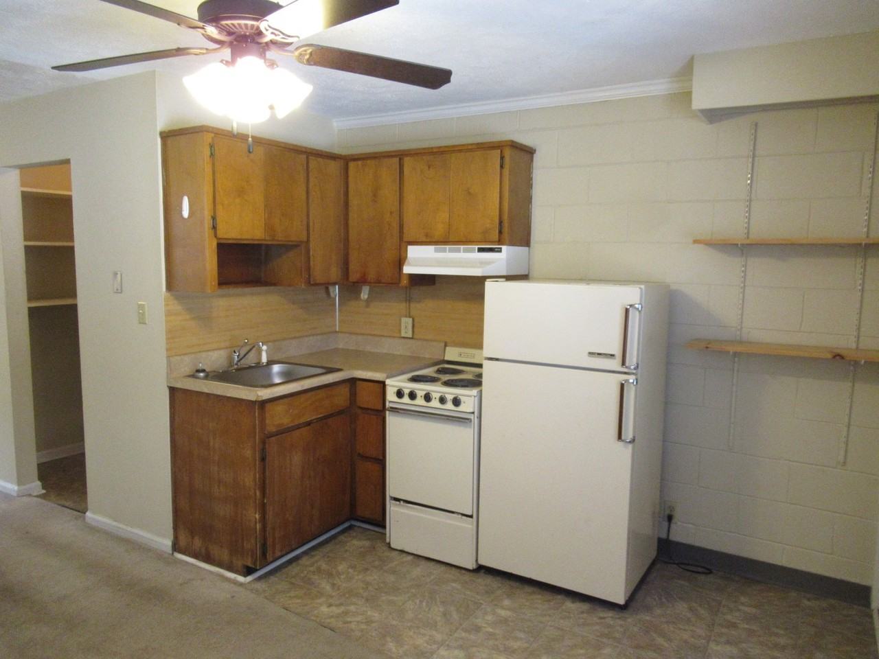 University Apartments - Photo 2 of 7