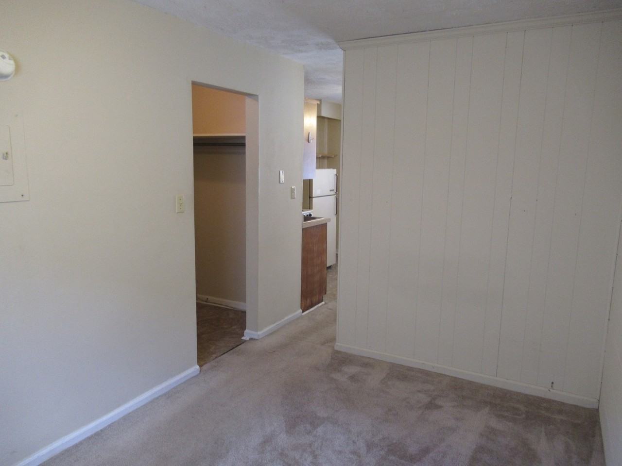 University Apartments - Photo 6 of 7