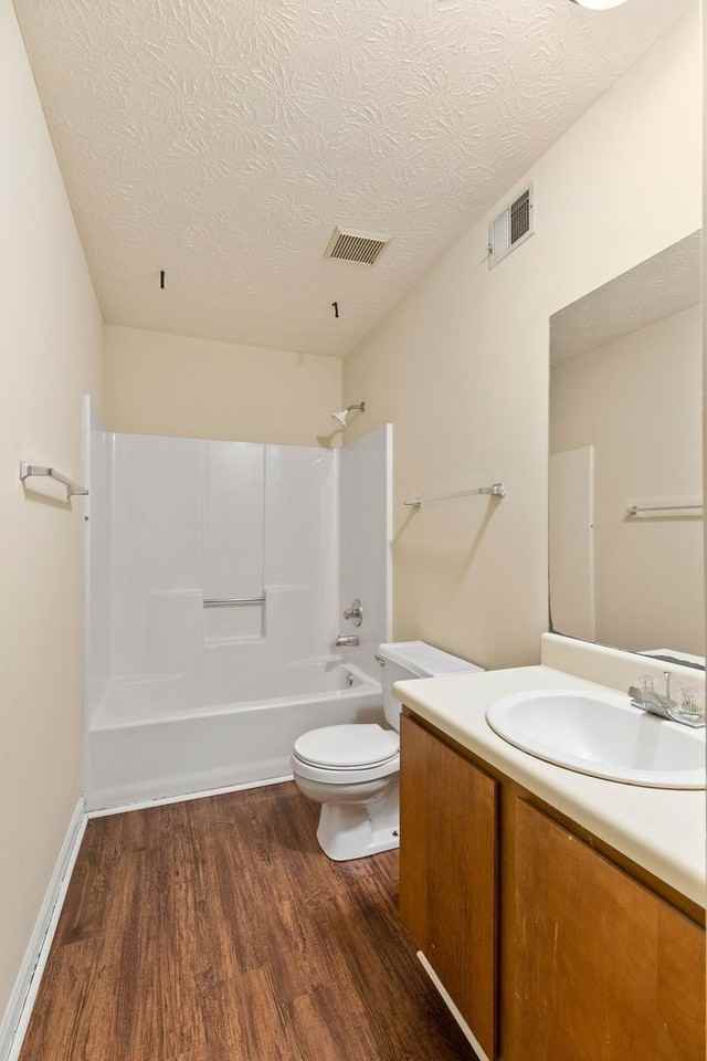 Allenwood Apartments - Photo 4 of 9