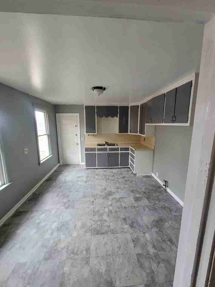837 Colburn Street - Photo 2 of 6