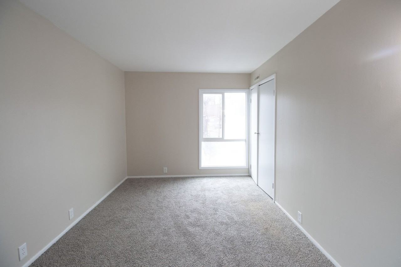 Eastgate Apartments - Photo 4 of 15